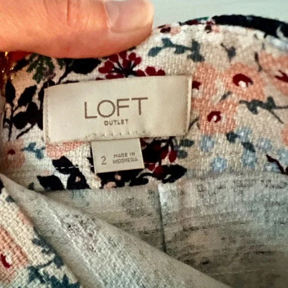 LOFT Floral Pencil Skirt - Picture 4 of 4